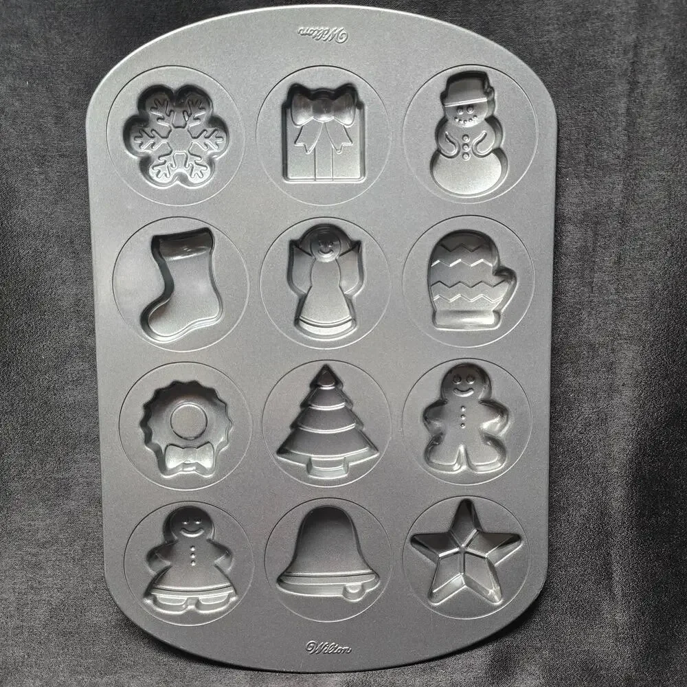 Wilton Cookie Pan Mold Christmas 12 Designs Tree Santa Gingerbread Stocking Star
